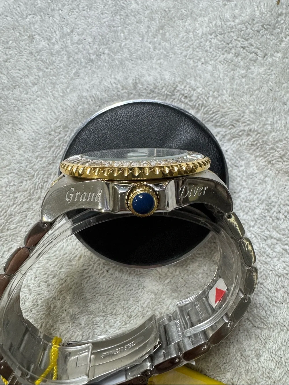 #185 Invicta diamond special edition Black Dial Men’s Watch with Gold-Tone Cryst